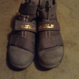 Nike Lebron size 11